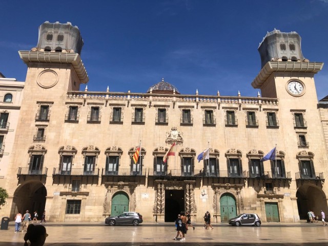 Caja Rural Granada se impone en la carrera: prestará los 7 millones para obras en Alicante