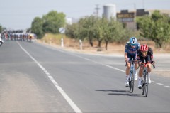 Triplete de Brennan en Lorca, Enric Mas mantiene el maillot rojo