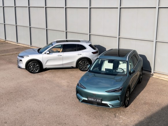 Geely empieza a rodar en las carreteras valencianas mientras prepara su llegada a Almussafes