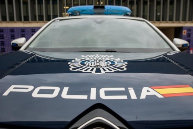 La Policía Nacional detiene a tres personas y desmantela una plantación de marihuana en Elda
