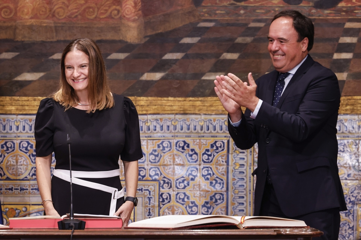 La nueva presidenta de la AVL llama a no renunciar al valenciano y pide al Consell trabajar para fortalecer su prestigio