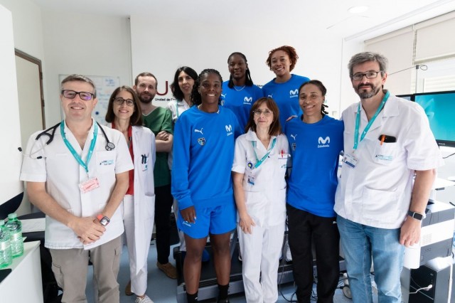 El primer equipo femenino de Movistar Estudiantes completa con éxito sus reconocimientos médicos en la Fundación Jiménez Díaz