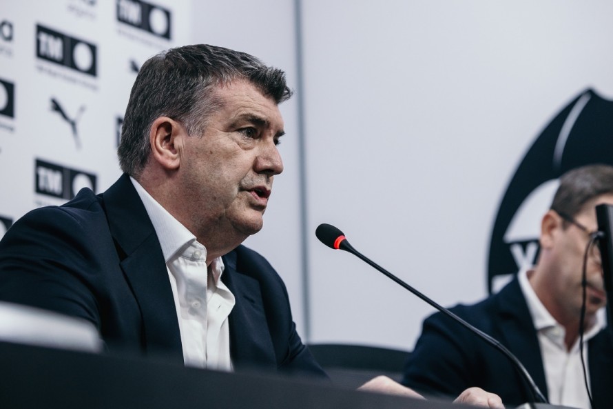 Gourlay se escuda en el Nou Mestalla