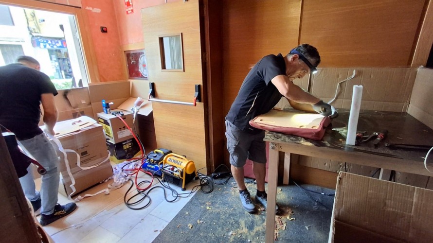 Vila-real inicia la renovación del tapizado de las butacas del Auditori Municipal para reabrir en octubre