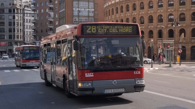 El Ayuntamiento de València y Generalitat llegan a un acuerdo sobre la subvención del 40% del transporte con la SUMA en la EMT