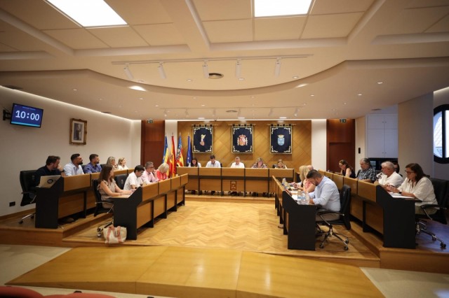Burriana destina 315.000 euros para cambiar el césped del Llombai y reparar vehículos de vía pública