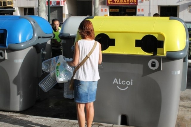 Alcoy adjudica el nuevo contrato de la basura: sigue FCC Medio Ambiente por cinco años y 3,1 millones anuales