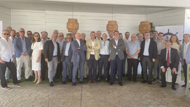 La asociación Propeller Club de Castellón entrega cheques solidarios a la AECC, Cáritas y Stella Maris