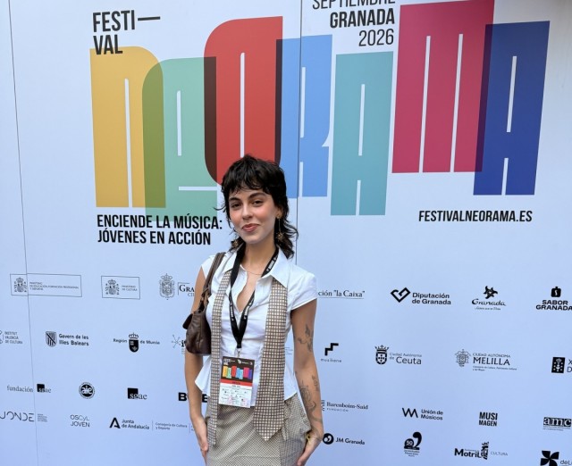 La cantante Julia Cry representa el talento emergente de la Región de Murcia en el primer Neorama