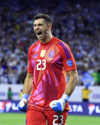 El 'Dibu' Martínez salva a Argentina rumbo a las semifinales de la Copa América