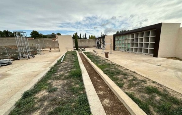 Seis ofertas para construir 148 nichos en Banyeres: Grupo Jormar va a la cabeza con 112.200 euros