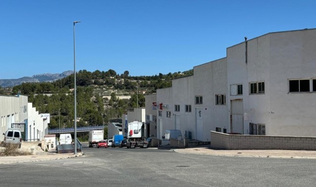 La industria en l'Alcoià-el Comtat mantiene en agosto el pulso en los contratos: copan el 47% a pesar del descenso general