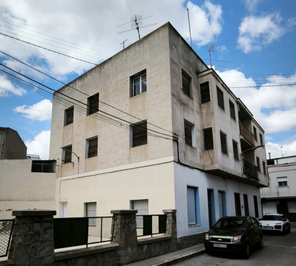 Aspe licita por 821.000 euros la rehabilitación de las antiguas casas de maestros para crear siete viviendas sociales