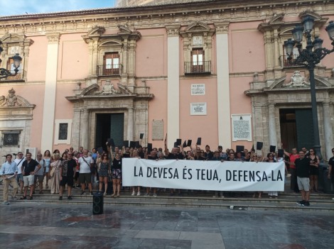 Concentración en defensa de la Devesa de El Saler