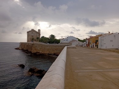 La Generalitat, Alicante y Santa Pola se conjuran para mejorar el transporte con Tabarca en días de máxima afluencia