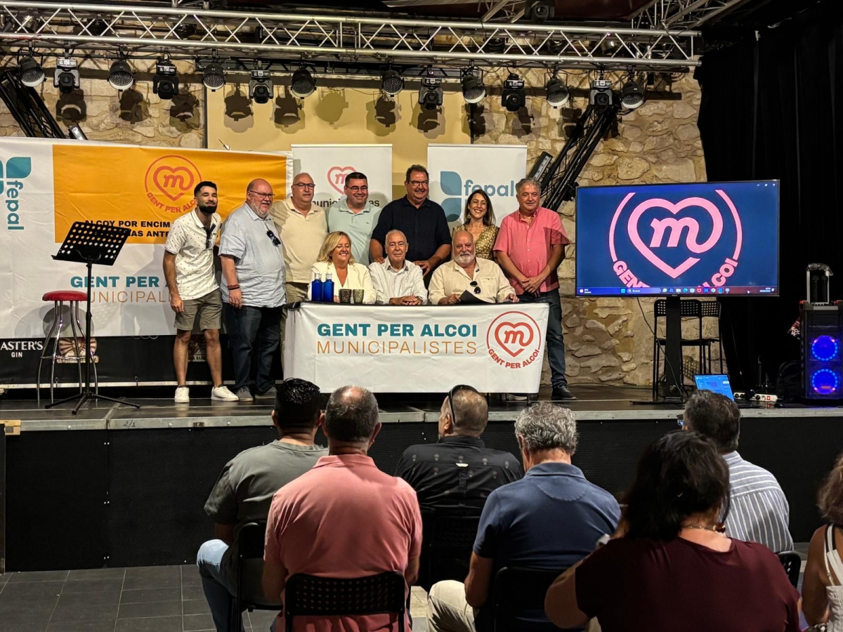 Con miembros de Municipalista.