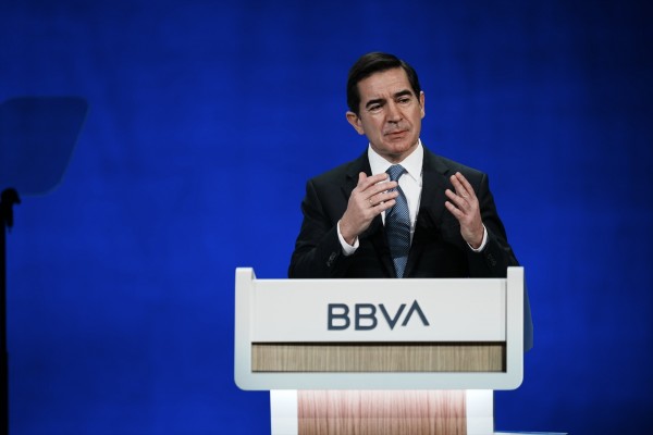 Carlos Torres (BBVA) defiende la opa sobre Sabadell: 