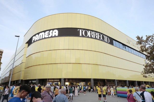 Las imágenes del debut con derrota del Villareal en La Cerámica 