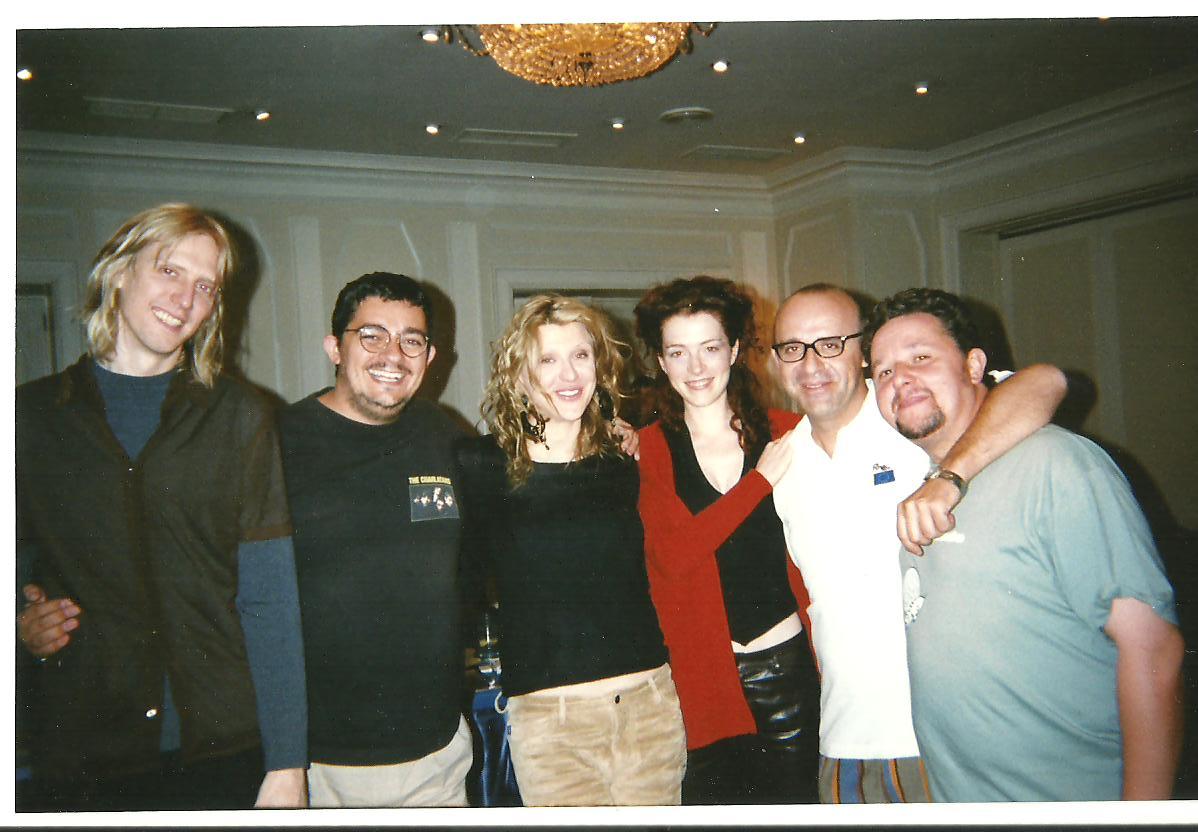 Hoteles y más hoteles, y al final del túnel, Courtney Love