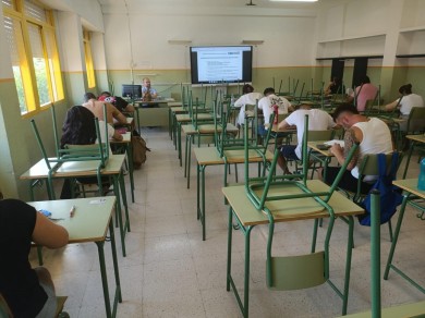 Hasta 680 personas mayores de 18 años de la Región realizan los exámenes para obtener el título de graduado en ESO