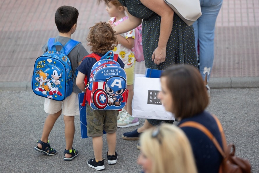 Más de 8 millones de alumnos vuelven esta semana al cole con calor, el foco puesto en Ceuta y huelgas en varias CCAA