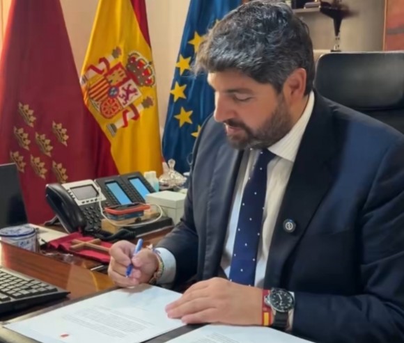 López Miras envía una carta a Vivas con 