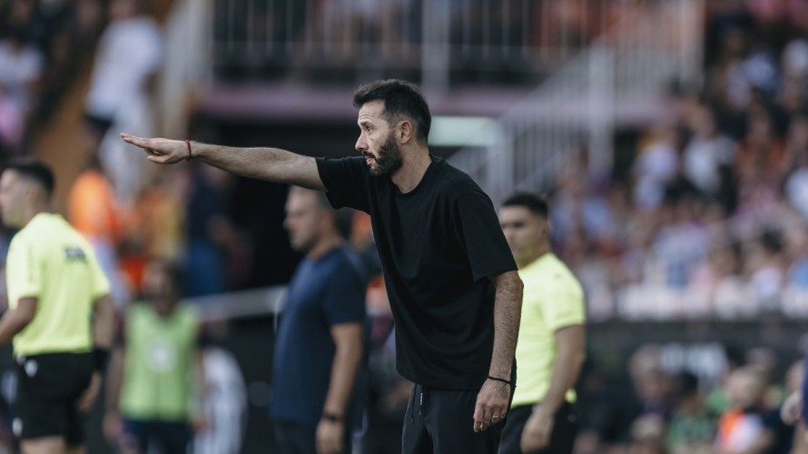 El Valencia de Corberán ha recibido 24 goles del Barcelona de Flick en cinco partidos