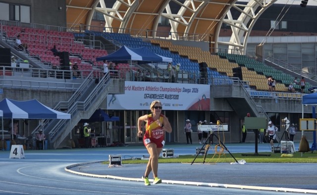 Estebana Esparza es octava en 1.500 y contribuye al récord nacional 4x400 F70 en el Mundial máster