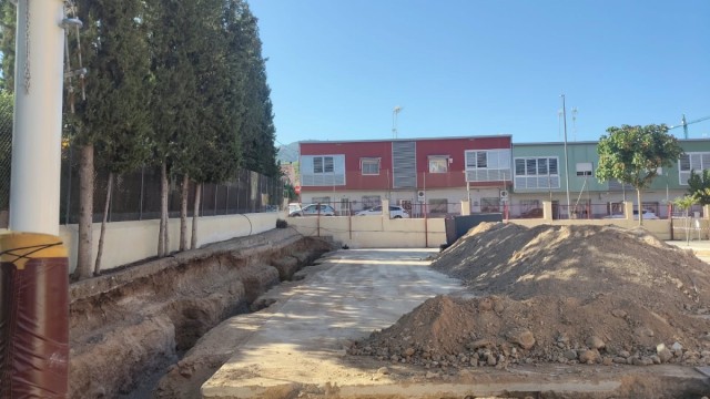 Así se protege del sol el CEIP de La Alberca: instalan una cubierta de casi 600 metros cuadrados