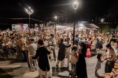 Más de 25.000 personas reviven en Benicàssim la época dorada de las Villas en la XV edición de la Belle Époque 
