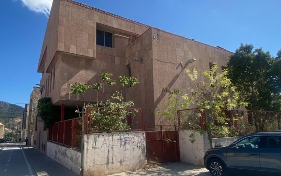 Una década sin uso y lo que queda: la falta de financiación frena rehabilitar el antiguo edificio del Juzgado de Alcoy