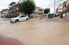 Los Alcázares pide no ir a recoger a los niños al colegio si se activa la alerta naranja por lluvias