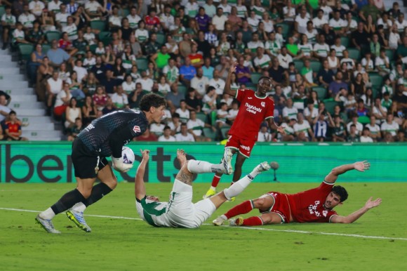 Anselmi, tras otro festival de regalos del Elche CF: 