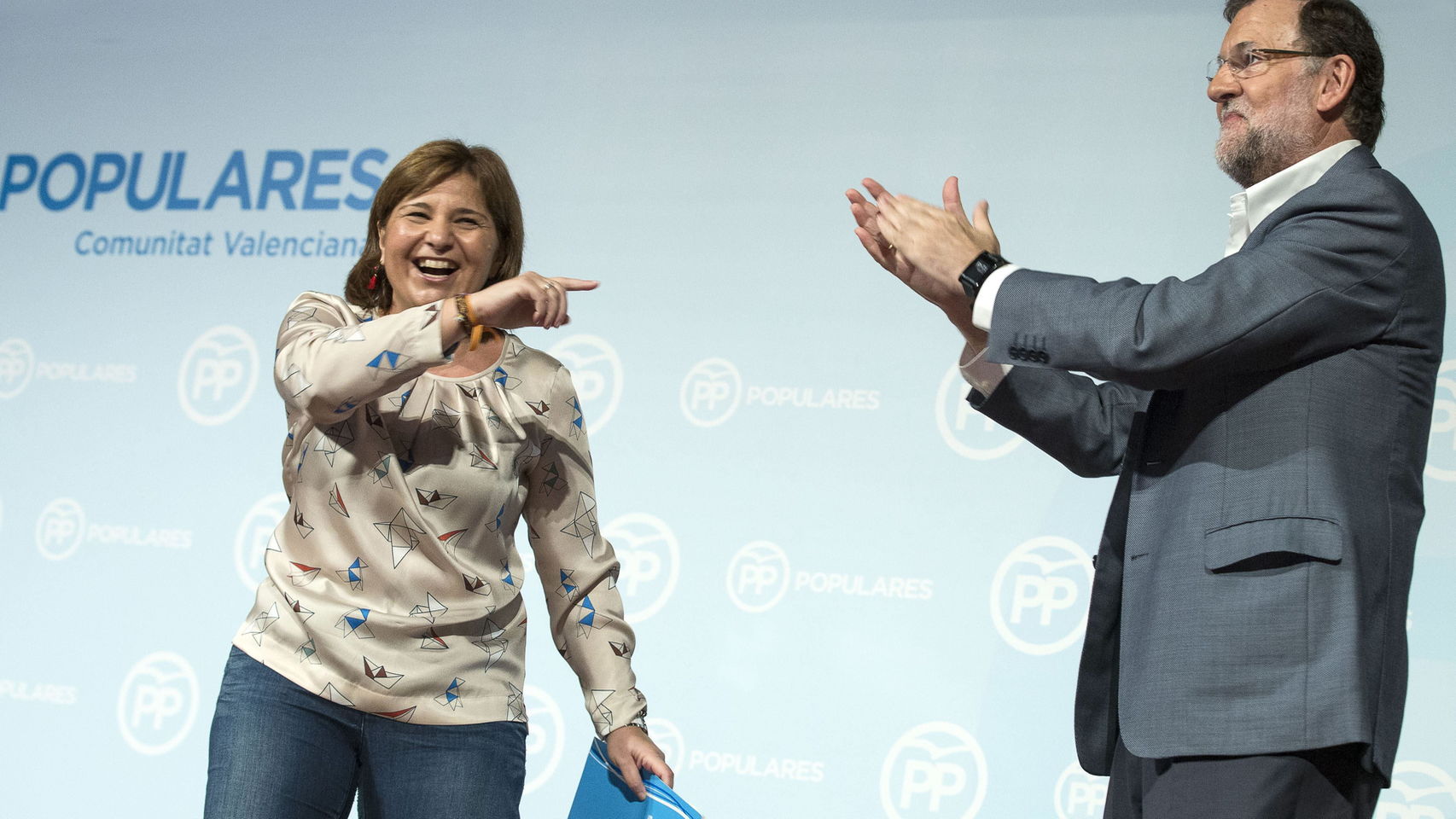 Isabel Bonig junto a Mariano Rajoy (Foto: EFE) - 