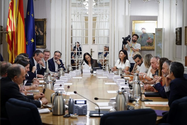 PP y Vox rechazan convocar la Diputación Permanente de Les Corts para abordar los incendios y el robo de Villena