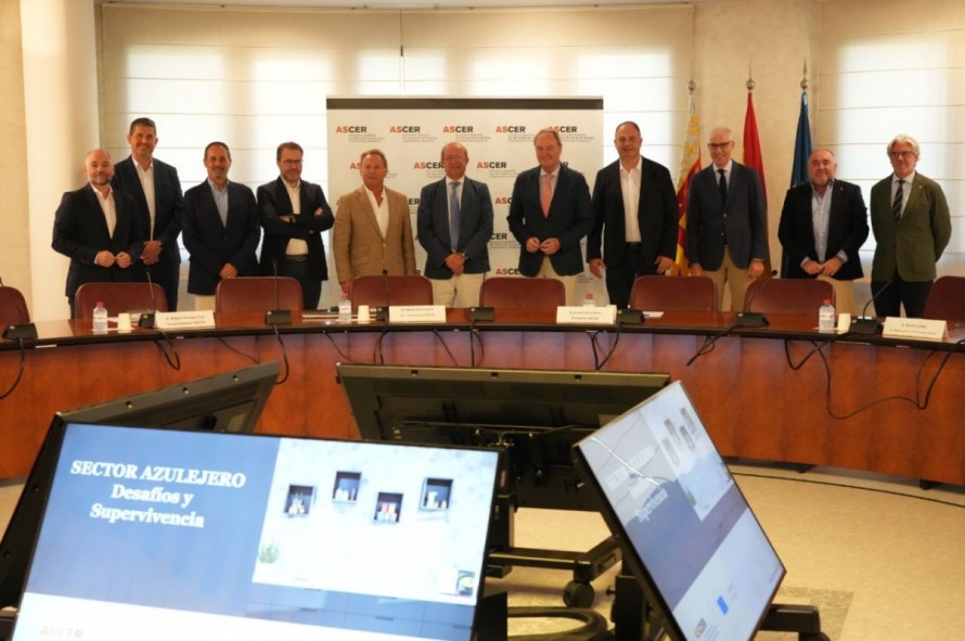 La cerámica no ceja en su empeño: traslada sus desafíos en energía y comercio al director de la Comisión Europea en España