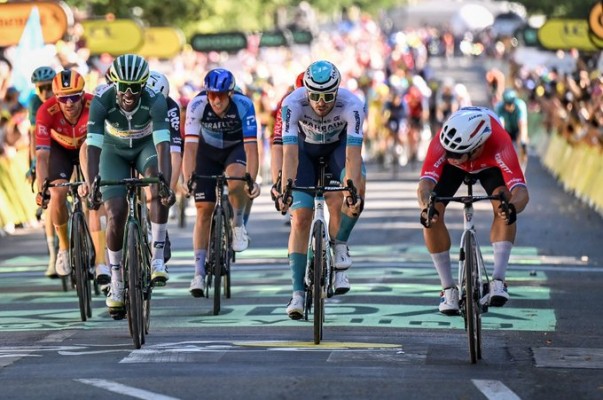 Groenewegen confirma su mejora en el Tour y se lleva el esprint de Dijon