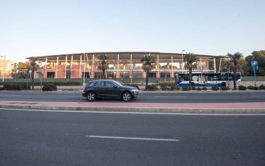 Fajovi urbaniza el 'esqueleto' del acceso norte de Alicante mientras dirime su futuro: ¿posible hotel?