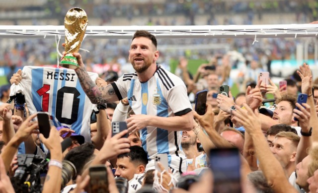 Leo Messi ficha al CD Eldense 