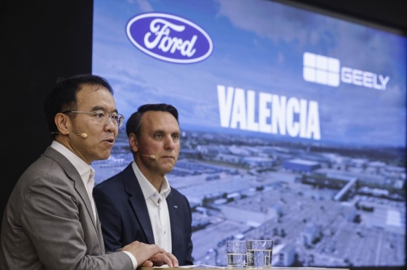 El Gobierno de Trump advierte a Ford sobre sus alianzas con firmas chinas como Geely en Almussafes