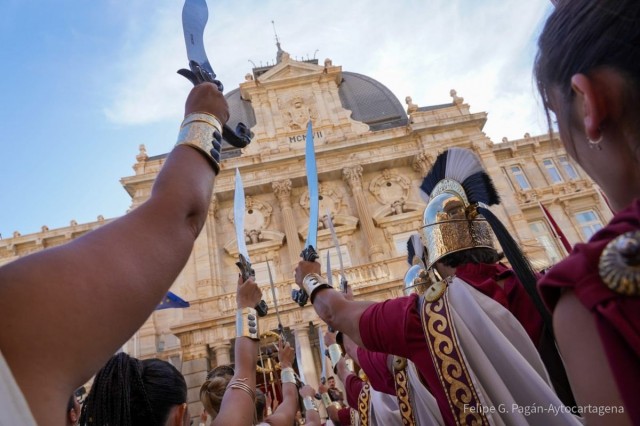 El Gran Desfile Cartaginés cambia al sábado en unas fiestas con 2.000 servicios de seguridad