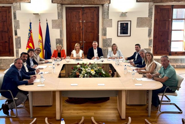 La Generalitat y Aragón refuerzan coordinación en defensa del patrimonio natural frente a incendios