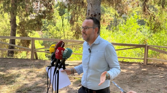 El PSOE de Elche propone tres millones para climatizar colegios y crear bonos escolares en 2027