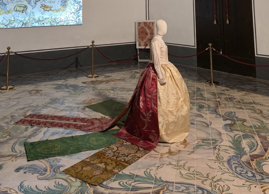 Documentos, tejidos y diseños únicos: el legado de Eduardo Bernabeu se expone en el Museo de la Seda