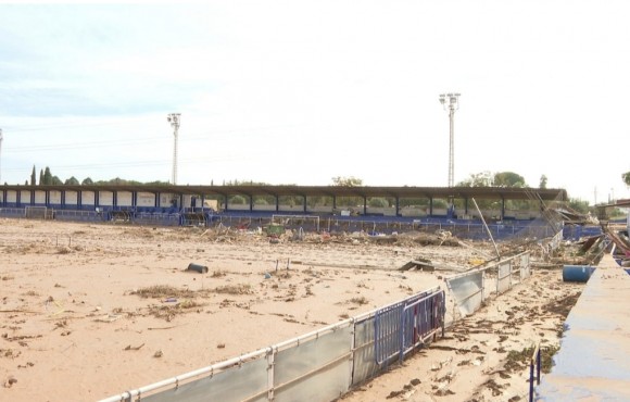 Paiporta urge a la RFEF a reconstruir el campo de fútbol del Palleter casi dos años después de la Dana