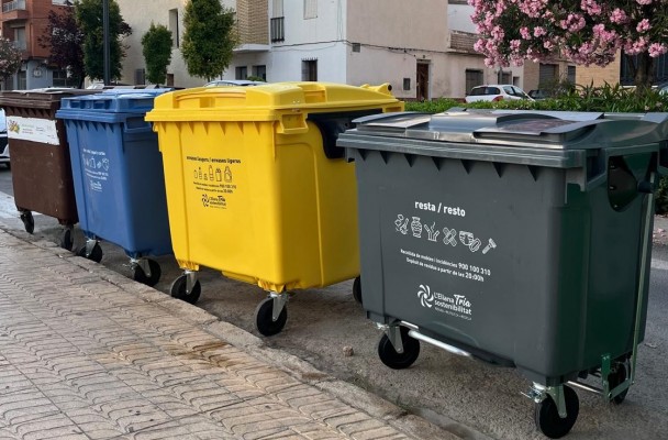 Implantado el nuevo sistema de recogida de residuos en casi toda l'Eliana