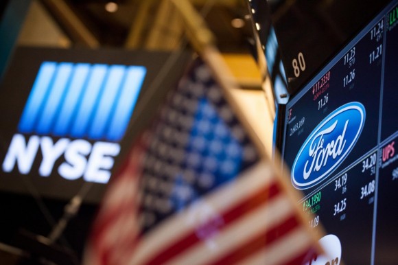 Las acciones de Ford, a un paso de entrar en terreno anual negativo tras las amenazas de Donald Trump