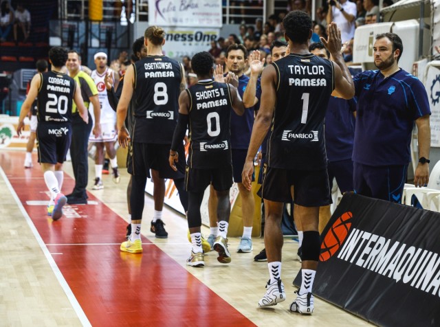 Valencia Basket continúa su puesta a punto ante Obradoiro