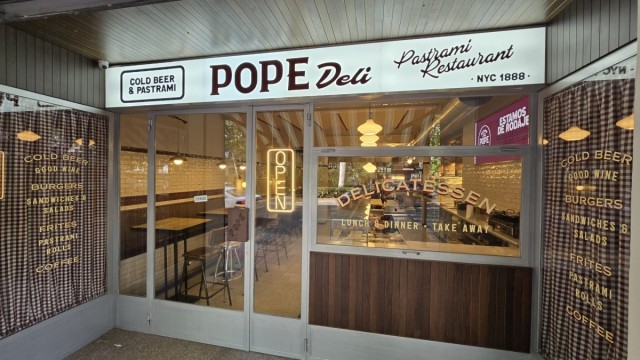 Deli Pope cierra en Gran Vía para transformarse en el segundo local de Ultramarinos Pope en Valencia