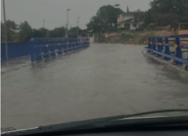 Chiva exige una revisión inmediata del Puente del Gallego tras quedar anegado por las lluvias 